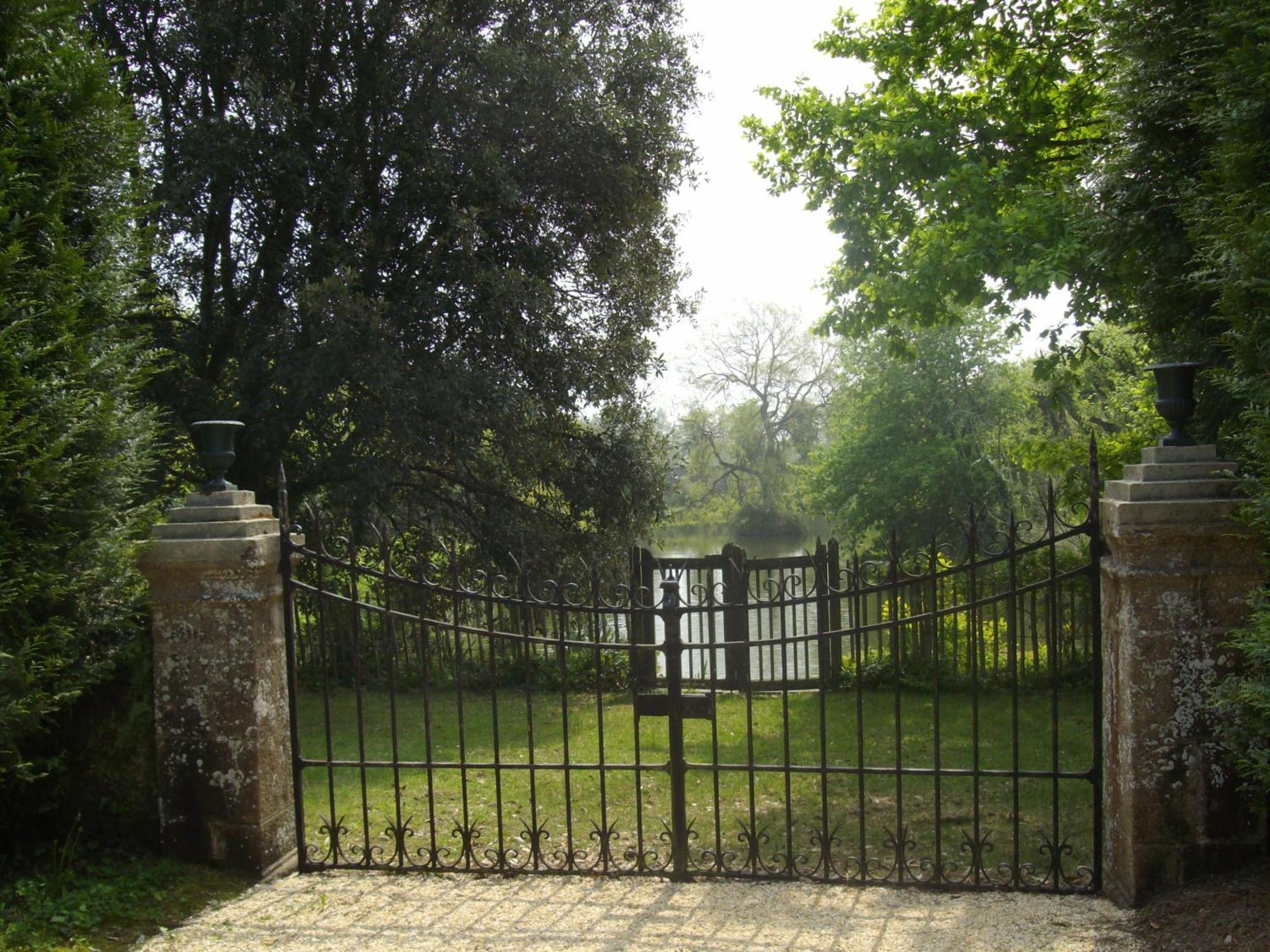 생말로 Manoir De La Baronnie B&B 외부 사진